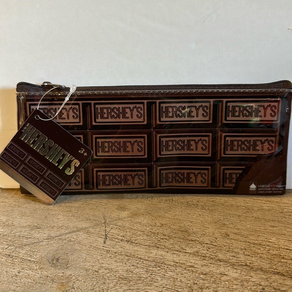 4 NEW Hershey’s milk chocolate Pencil or Make-Up Case • 7.5” x 3” • Zipper Top - Picture 3 of 6